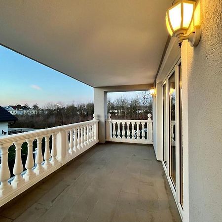 Traum Apartment Mit Pool+Balkon Вена Экстерьер фото