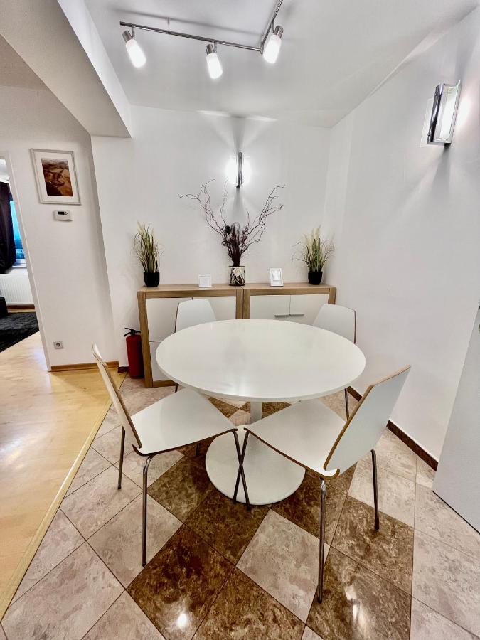 Traum Apartment Mit Pool+Balkon Вена Экстерьер фото
