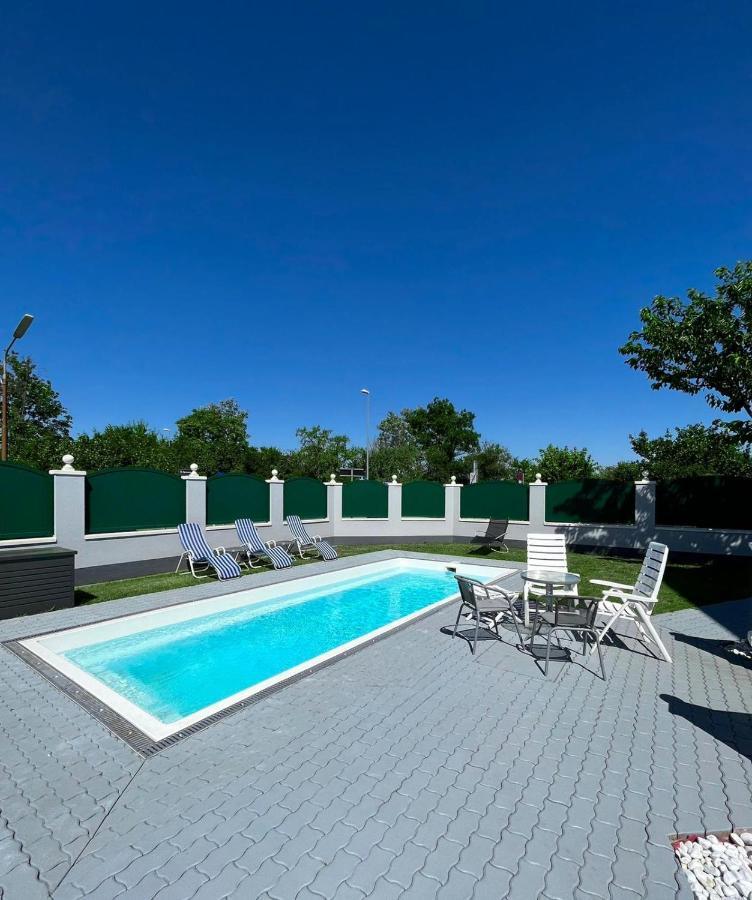 Traum Apartment Mit Pool+Balkon Вена Экстерьер фото