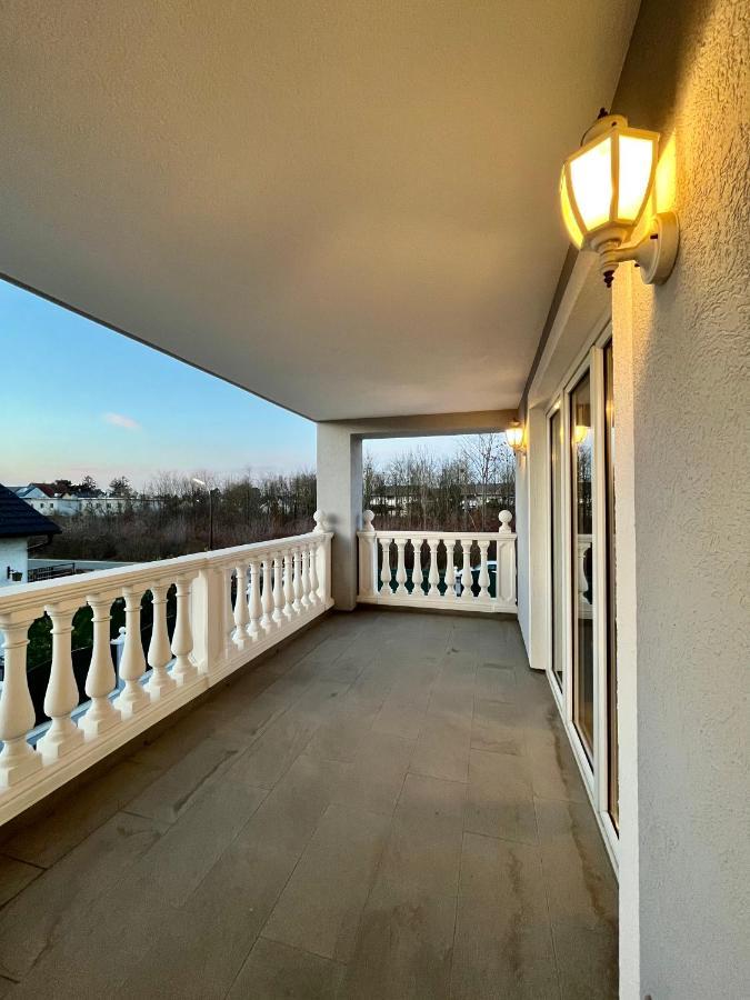 Traum Apartment Mit Pool+Balkon Вена Экстерьер фото