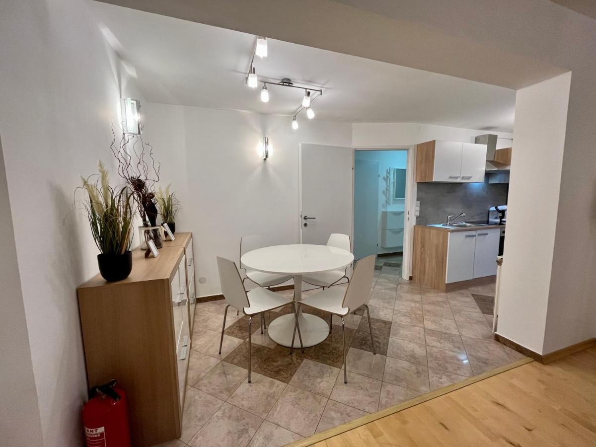 Traum Apartment Mit Pool+Balkon Вена Экстерьер фото