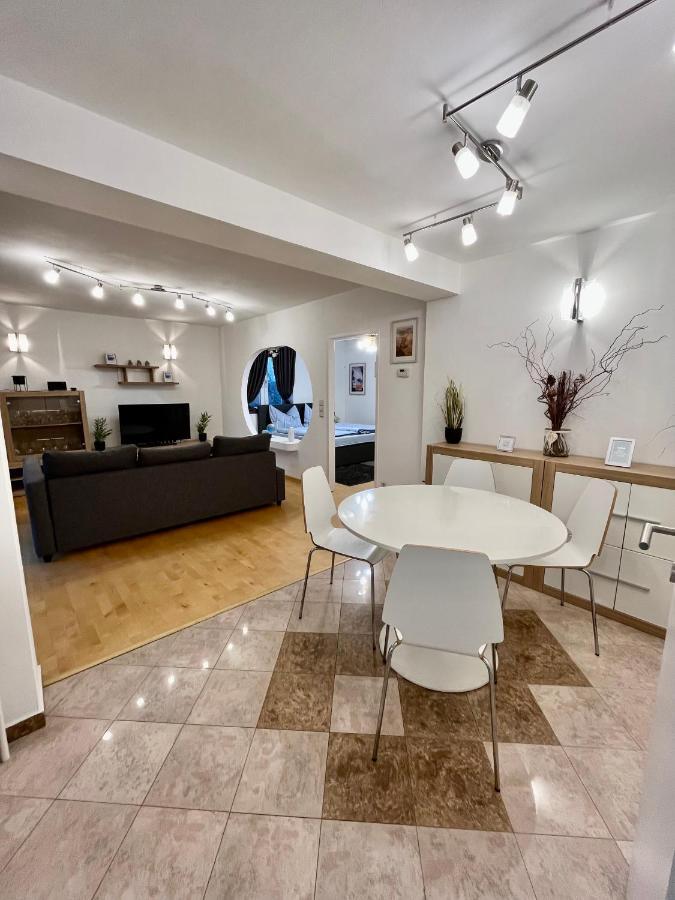 Traum Apartment Mit Pool+Balkon Вена Экстерьер фото