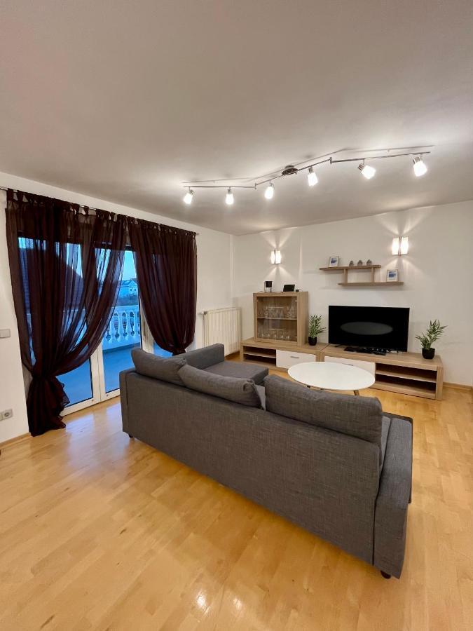 Traum Apartment Mit Pool+Balkon Вена Экстерьер фото
